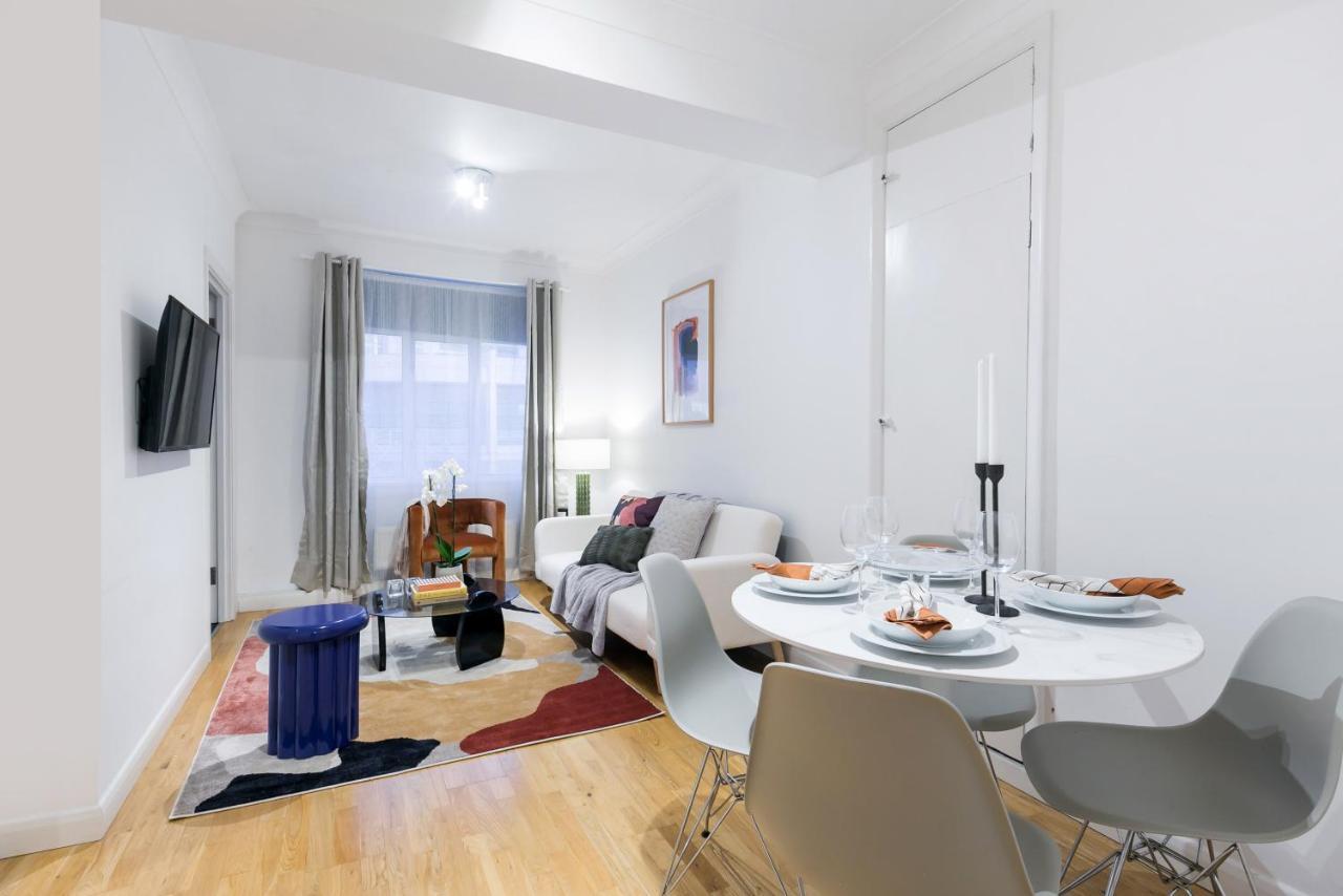 Perfectly Located 1 Bed Apartment Above Tube Station 런던 외부 사진